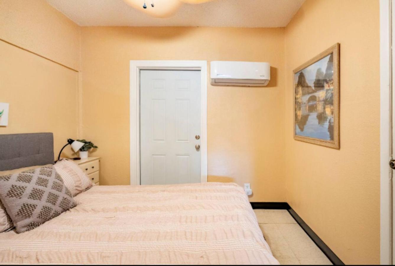 3-Bed Bungalow Walk To Historic Downtown Сэнфорд Экстерьер фото