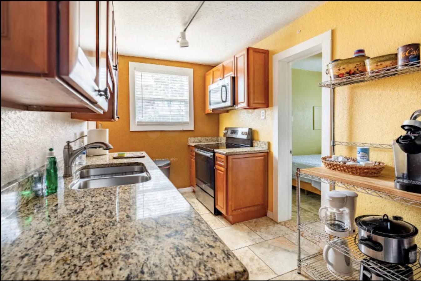 3-Bed Bungalow Walk To Historic Downtown Сэнфорд Экстерьер фото